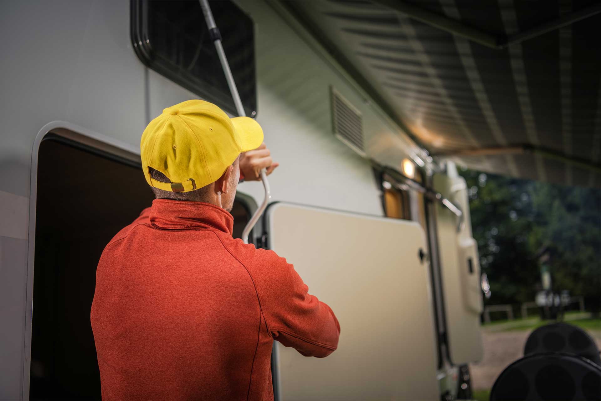 camper-van-rv-awning-2023-11-27-05-02-57-utc-1.jpg